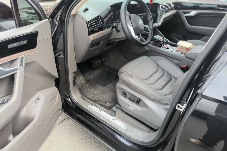 Used Volkswagen Touareg 2021 3.0 TSI Prestige Edition Classic Sport Package Driver Seat