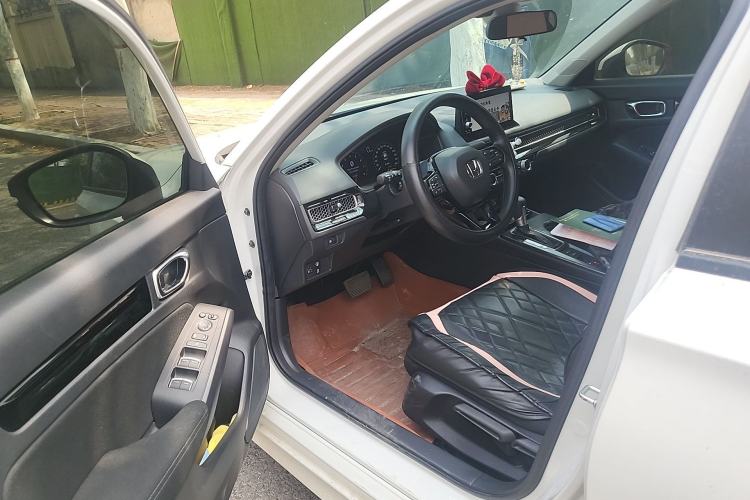 Used Honda Civic 2023 240TURBO CVT Dynamic · Center Stage Special Edition