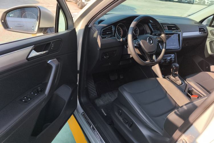 Used Volkswagen Tiguan L 2021 330TSI Automatic Two-Wheel Drive Smart Edition
