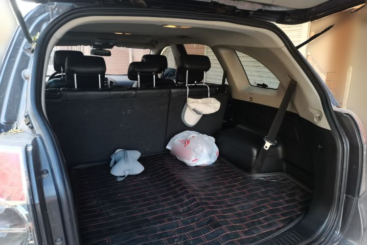 Used Chevrolet Captiva 2012 2.4L 4x4 Flagship Edition 7 Seats