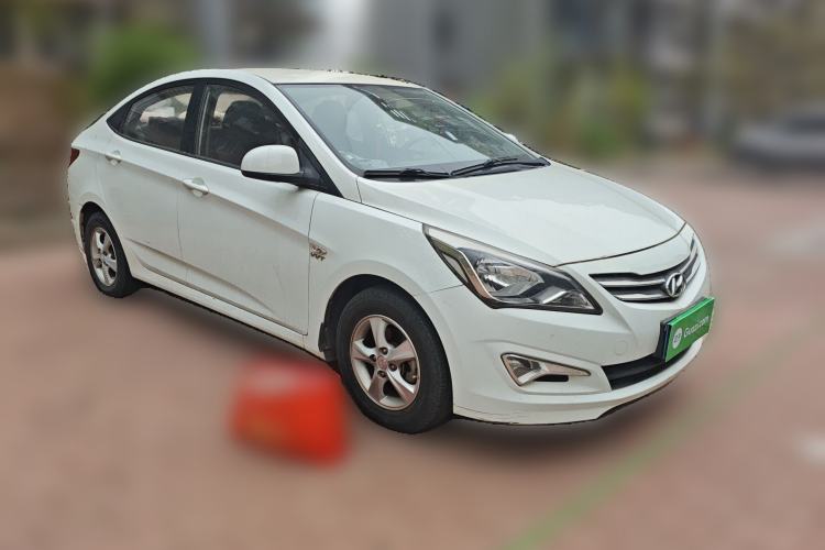Used Hyundai Verna (older generation) 2014 1.4L Automatic Smart GLS Front Right 45 Deg