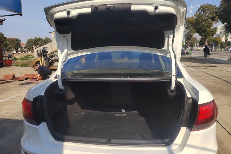 Used Qoros 3 2016 Sedan 1.6T Automatic ZhiKu Model