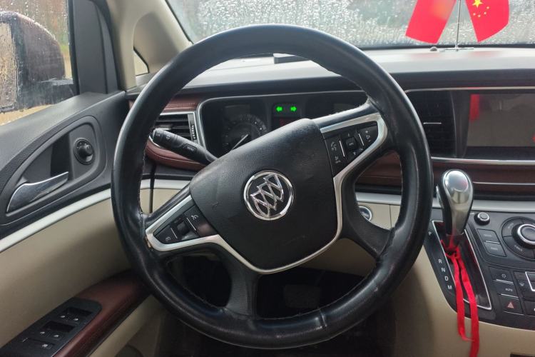Used Buick GL8 2018 28T Luxury Model China VI Standard Steering Wheel