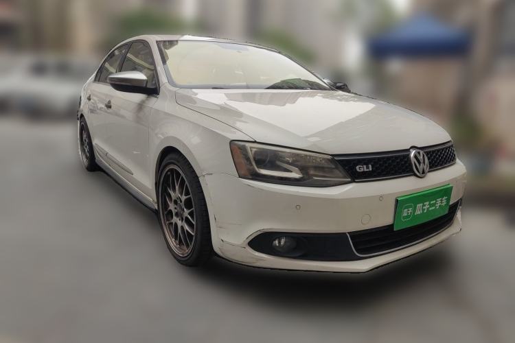 Used Volkswagen Sagitar 2014 1.4TSI Automatic Luxury Model Front Right 45 Deg