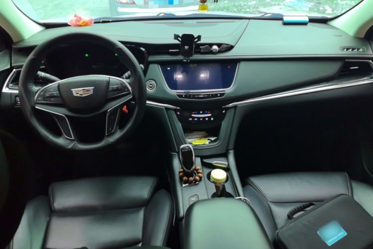 Used Cadillac XT5 2016 28T Four-Wheel Drive Luxury Model Center Console