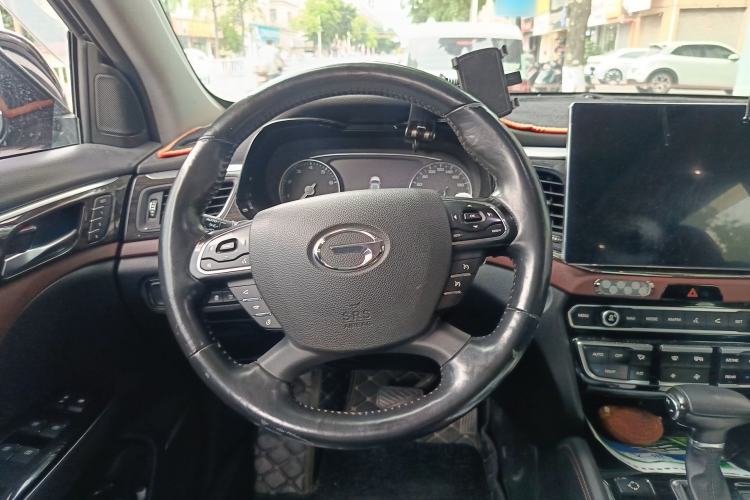 Used GAC Trumpchi GS8 2017 320T Two-Wheel Drive Luxury Smart Connectivity Version (7 Seats)
