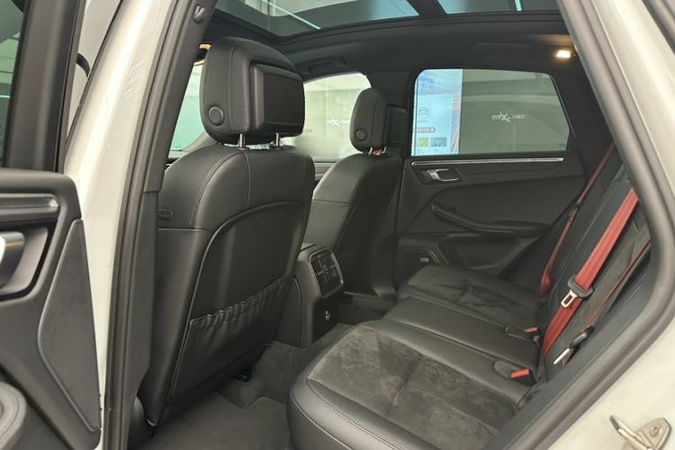 Used Porsche Macan 2021 Macan 2.0T Interior 6