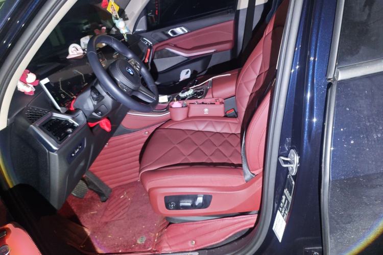 Used BMW X5 2023 xDrive 30Li Luxury M Sport Package
