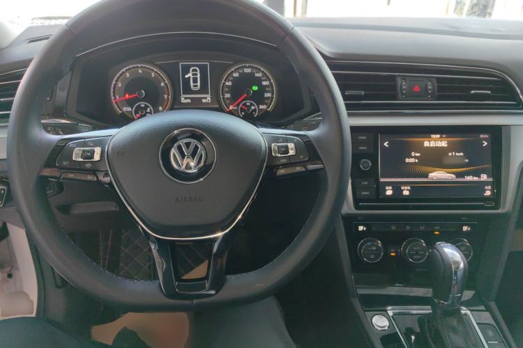 Used Volkswagen Lamando 2019 280TSI DSG Comfort Edition China V Standard Center Console