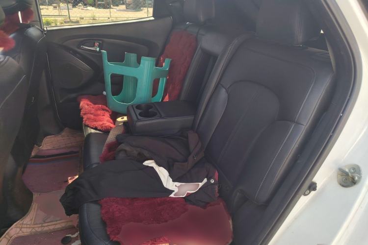 Used Hyundai ix35 2015 2.0L Automatic 2WD Smart Version China V Standard Left Rear Seat