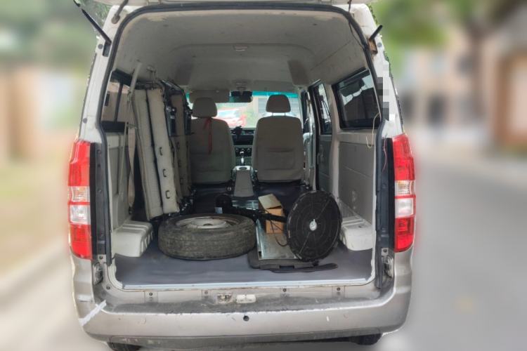 Used Jinbei Hiace X30 2023 1.5L Business-Grade Minibus 5/6/7-Seater Central Air Conditioning Version SWC15M