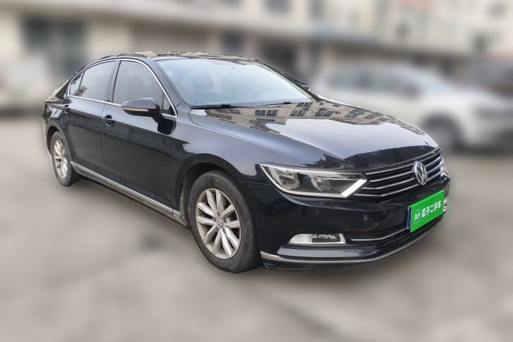 Used Volkswagen Magotan 2019 280TSI DSG Comfort Model China VI Standard Front Right 45 Deg