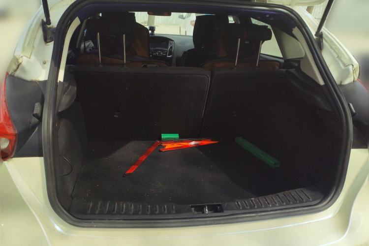 Used Ford Focus 2017 Hatchback 1.6L Manual Comfort Plus SmartDrive Edition Trunk