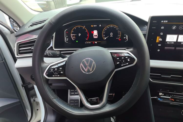 Used Volkswagen Tiguan L 2023 Facelifted 380TSI Automatic All-Wheel Drive R-Line Plus Version 7-Seater
