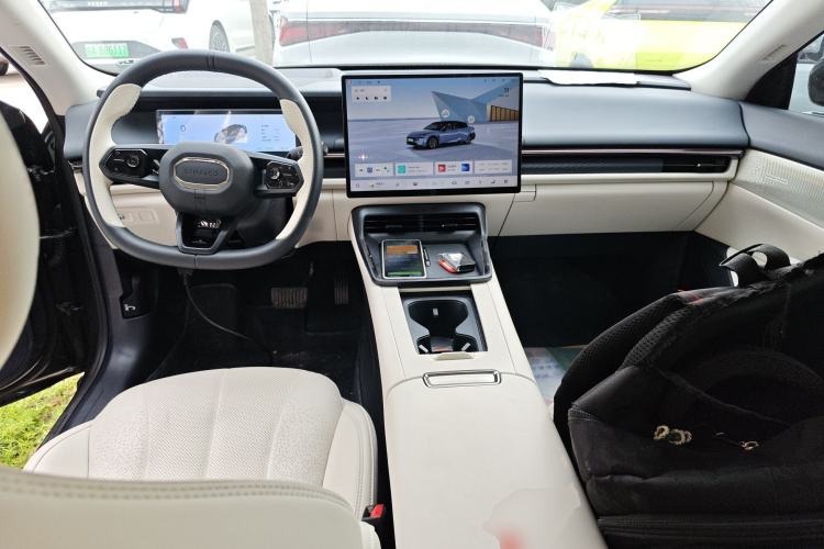 Used Lynk & Co 07 2024 EM-P 126 Long-Range Halo Center Console