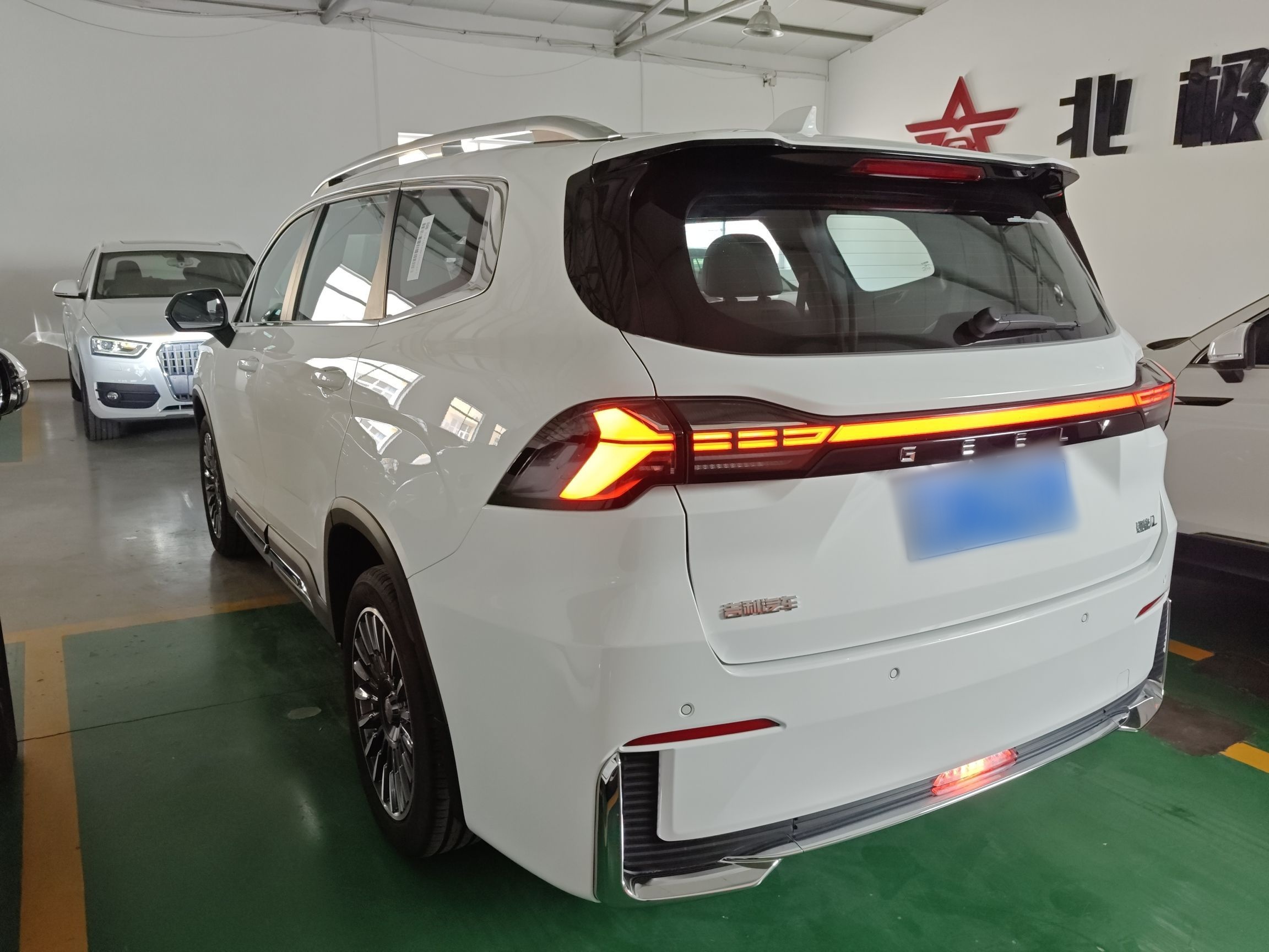 Geely Auto Haoyue L 2025 2.0T DCT Luxury Edition — снимка 4