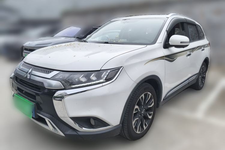 Used Mitsubishi Outlander 2019 2.4L 4x4 Zhi Xiang Edition 5 Seats China V Emission Standard