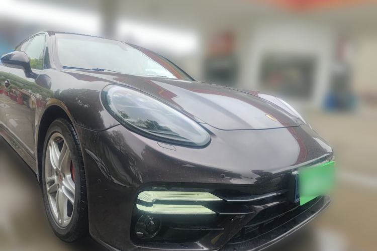 Used Porsche Panamera 2013 Panamera 4 Platinum Edition 3.6L Front Right 45 Deg