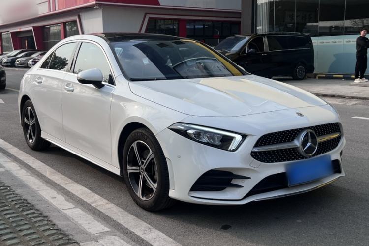 Used Mercedes-Benz A-Class 2022 Revised Version A 200 L Sport Sedan Fashionable Style Exterior 2