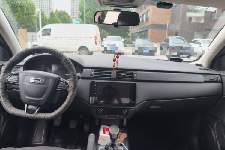 Used Qoros 3 2014 Sedan 1.6L Manual Zhixiang Model Center Console