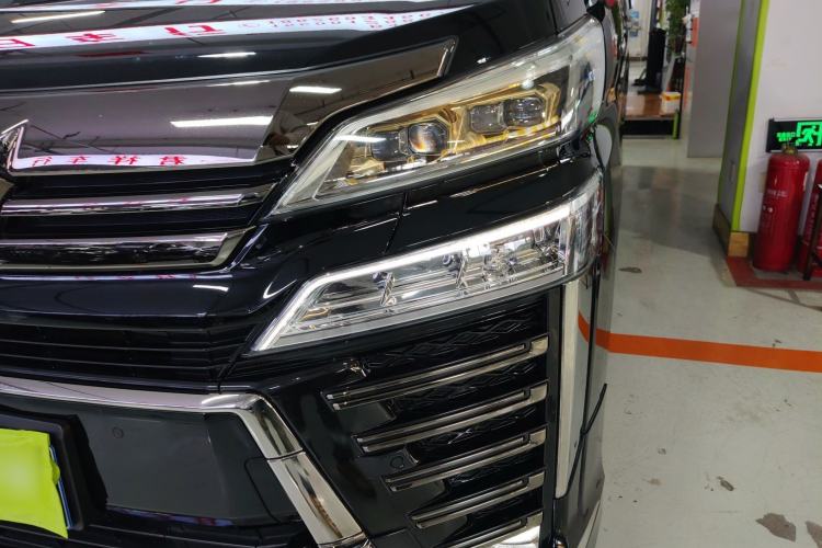 Used Toyota Vellfire 2023 Crown Dual-Engine 2.5L HV Ultimate Edition