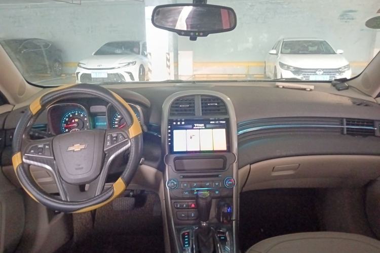 Used Chevrolet Malibu 2013 2.4L Automatic Luxury Edition Center Console