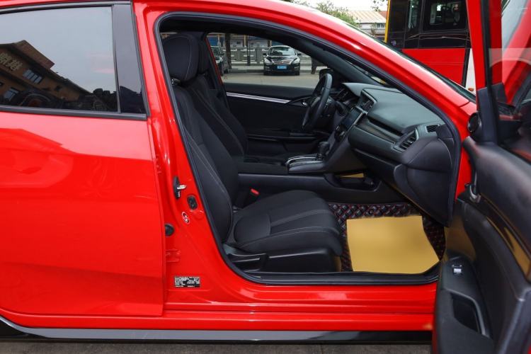 Used Honda Civic 2021 HATCHBACK 220TURBO CVT Trendy Cool Edition Interior 8