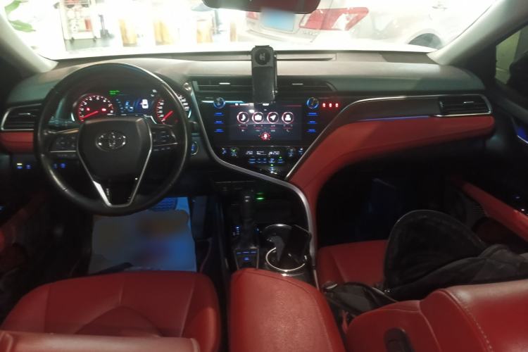 Used Toyota Camry 2019 2.5S FENGSHANG Version China VI Standard Center Console