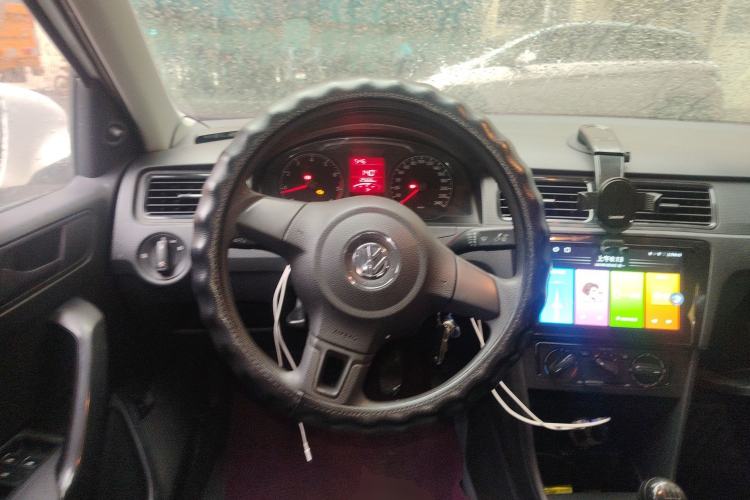 Used Volkswagen Santana 2015 1.6L Manual Fashion Edition