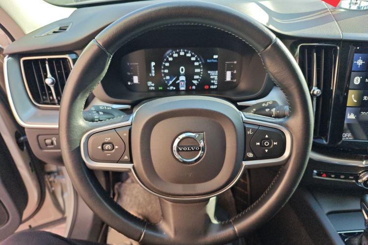Used Volvo XC60 2019 T5 4x4 Smart Edition China V Standard
