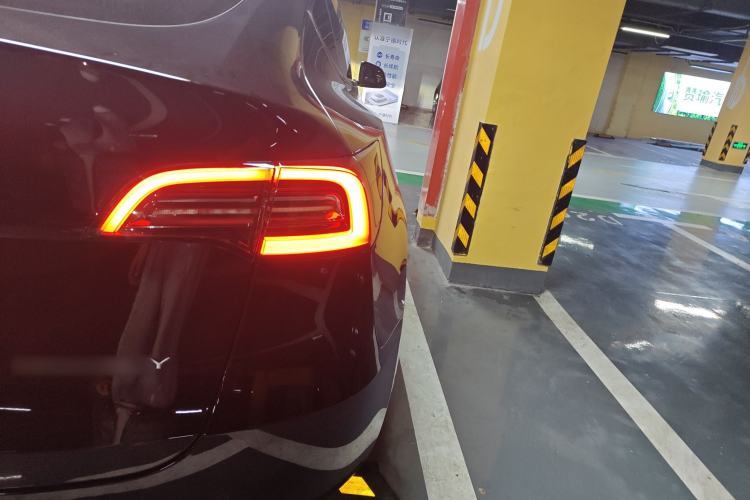 Used Tesla Model Y 2023 Rear-Wheel-Drive Version
