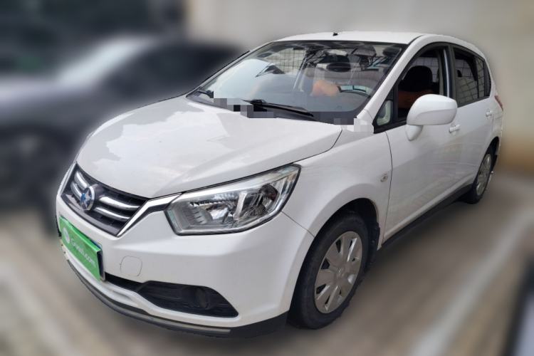 Used Venucia R50 2015 1.6L Automatic Fashion Edition