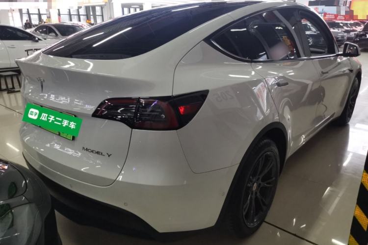 Used Tesla Model Y 2023 Rear-Wheel-Drive Version Rear Right 45 Deg