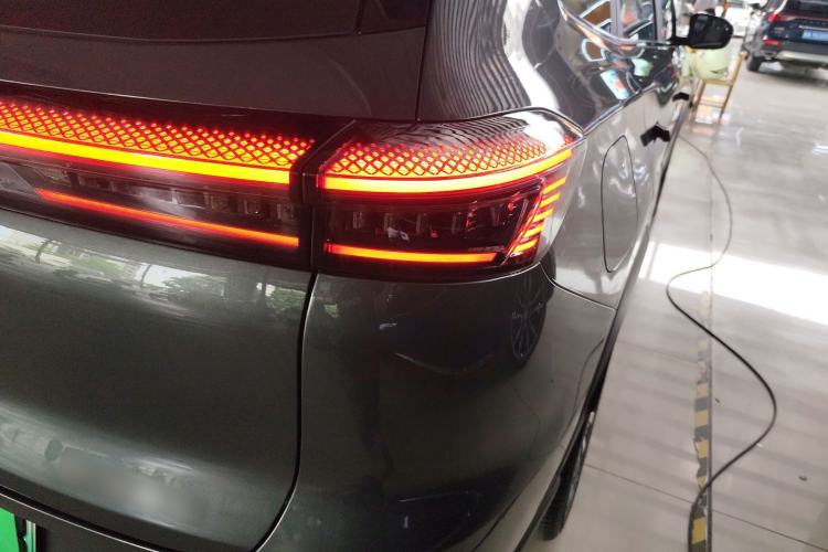 Used Fengyun T8 2025 1.5T 130km Deluxe Version 5 Seats Right Rear Taillight