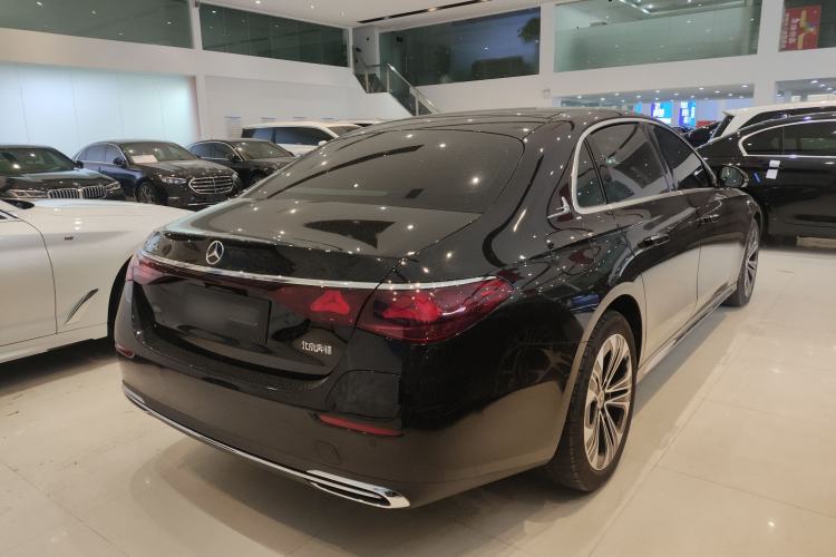 Used Mercedes-Benz E-Class New Energy 2024 E 350 e L Plug-in Hybrid Sedan Rear Right 45 Deg