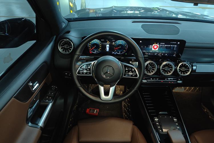 Used Mercedes-Benz GLB 2023 GLB 220 Sport Edition Steering Wheel