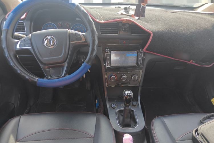 Used Dongfeng Fengon 360 2015 1.5L Manual Luxury 7-Seater China IV Standard
