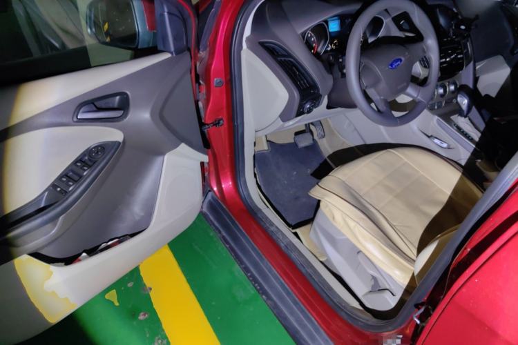 Used Ford Focus 2012 Sedan 1.6L Automatic Comfort Model
