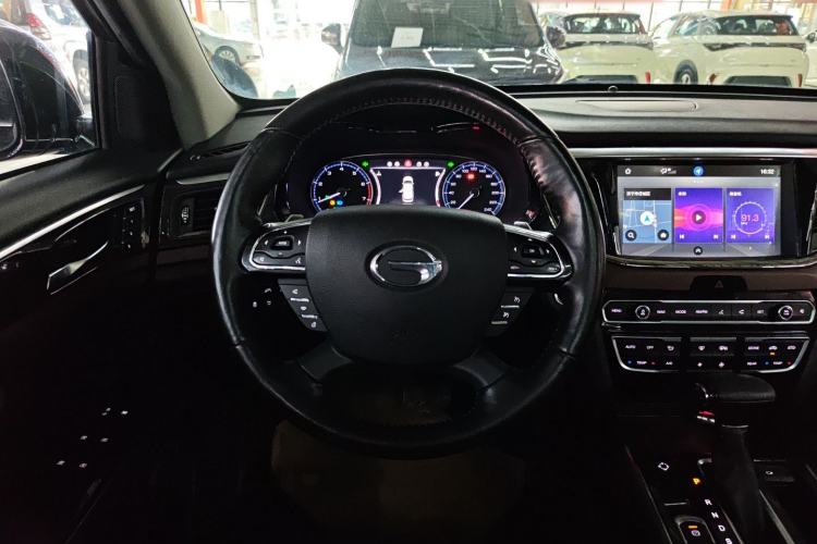 Used GAC Trumpchi GS8 2017 320T Two-Wheel Drive Luxury Smart Connectivity Version (7 Seats) Steering Wheel