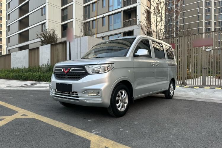 Used Wuling Hongguang V 2019 1.5L Enjoyment Version China VI LAR