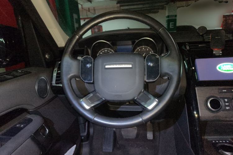 Used Land Rover Discovery 2018 3.0 SC V6 SE Steering Wheel