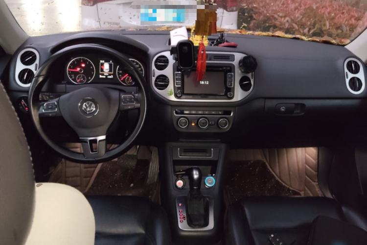 Used Volkswagen Tiguan 2015 1.8TSI Automatic Two-Wheel Drive Luxury Model Center Console