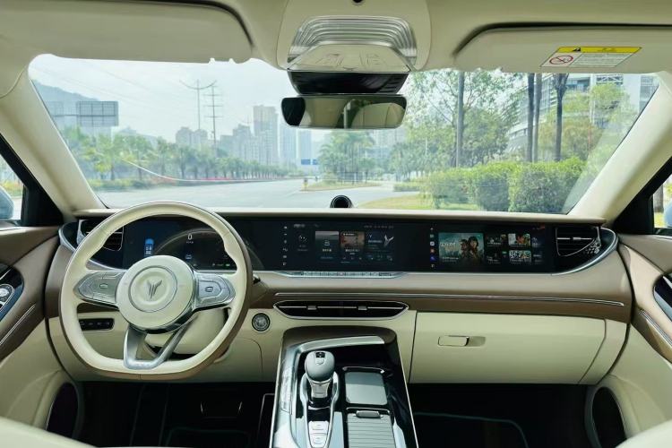 Used VOYAH FREE 2021 Four-Wheel Drive Standard Range-Extended Exclusive Luxury Package
