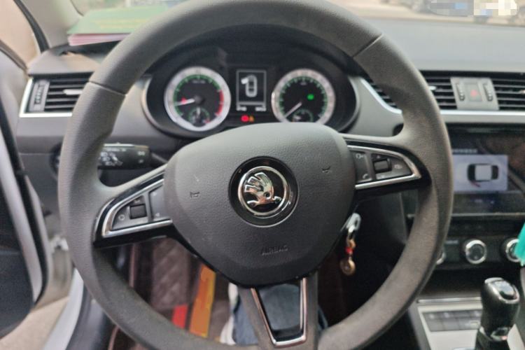 Used Skoda Octavia 2019 TSI280 DSG SmartDrive Luxury Edition China VI Steering Wheel