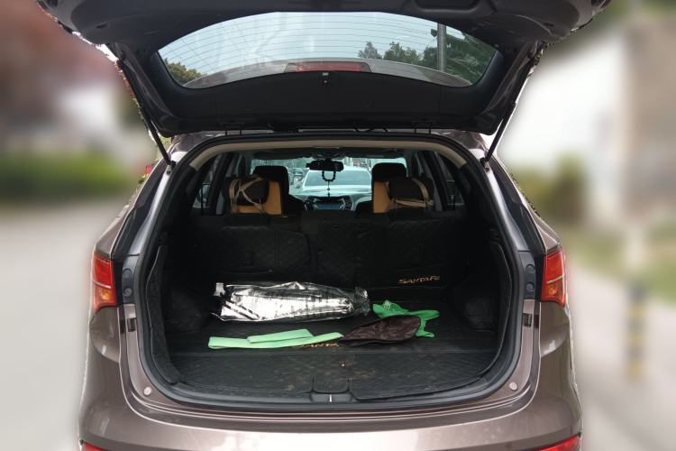 Used Hyundai Santa Fe 2013 2.4L Automatic 2WD Comfort Edition Trunk