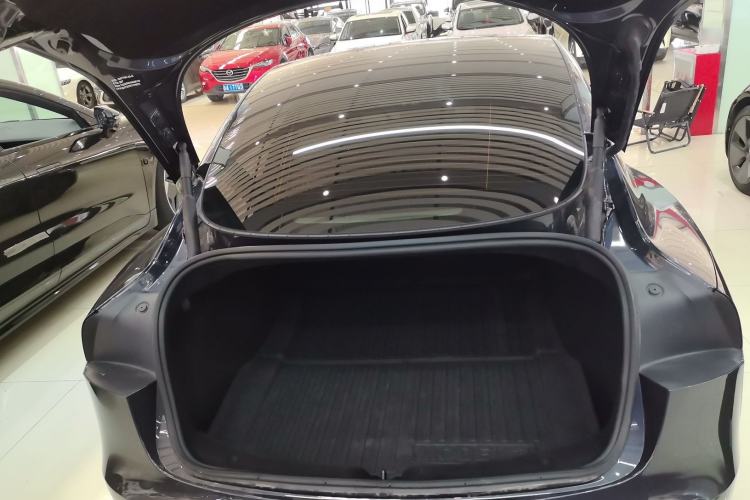 Used Tesla Model 3 2025 Rear-Wheel-Drive Version
