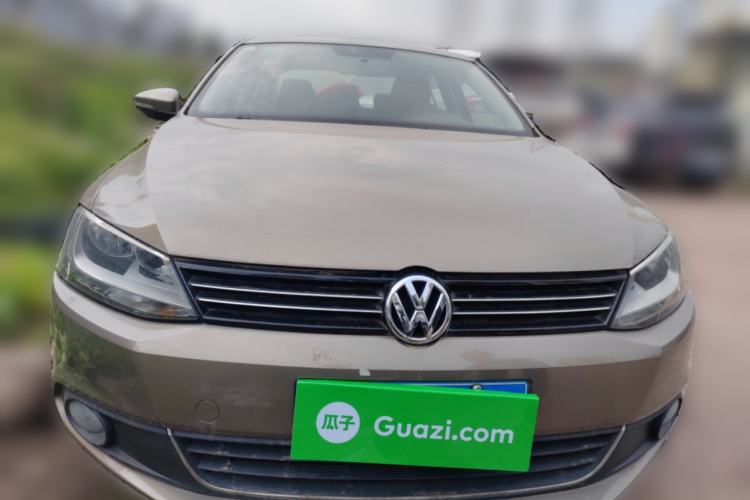 Used Volkswagen Sagitar 2014 1.6L Manual Comfort Model Front