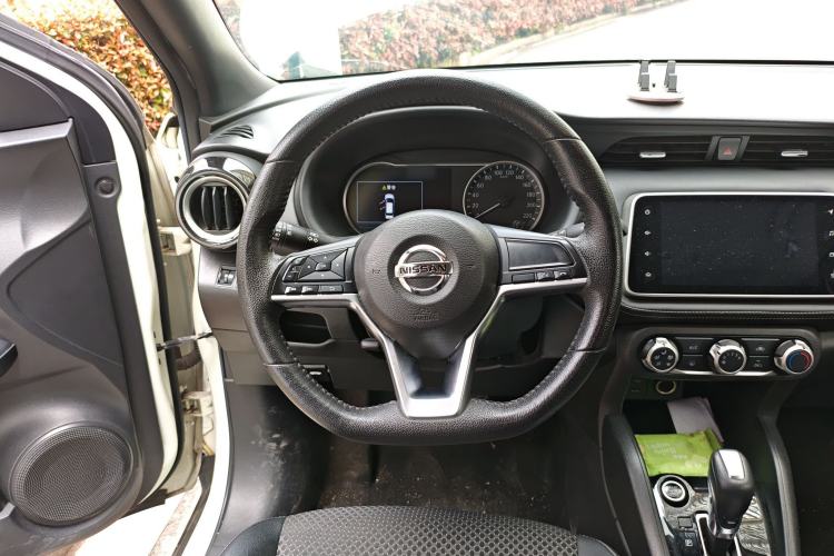 Used Nissan Kicks 2019 1.5L CVT Smart Connect Luxury Edition
