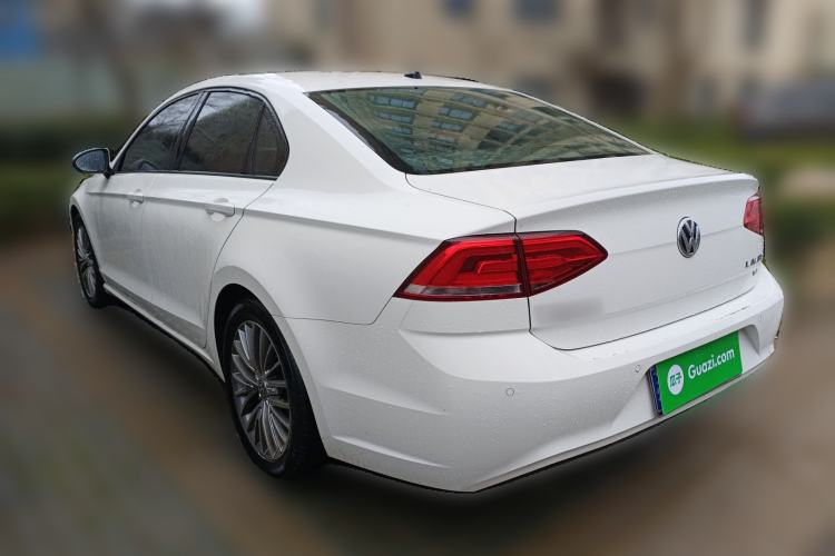 Used Volkswagen Lamando 2015 230TSI Manual Trend Edition Rear Left 45 Deg