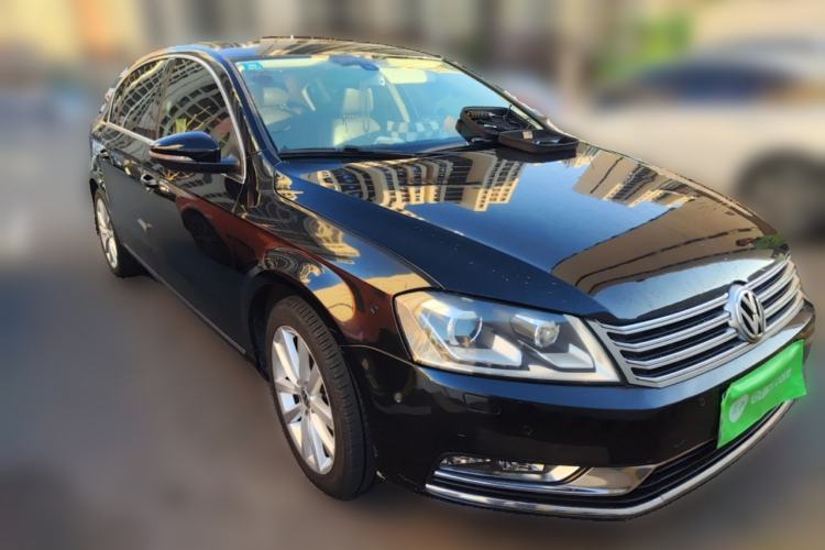 Used Volkswagen Magotan 2013 2.0 TSI Prestige Model Front Right 45 Deg